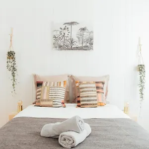 Coachella Vintage Chic In The Heart Of St Charles Appartement Biarritz