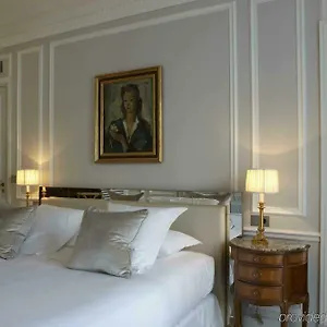5* מלון Lancaster Champs-elysees